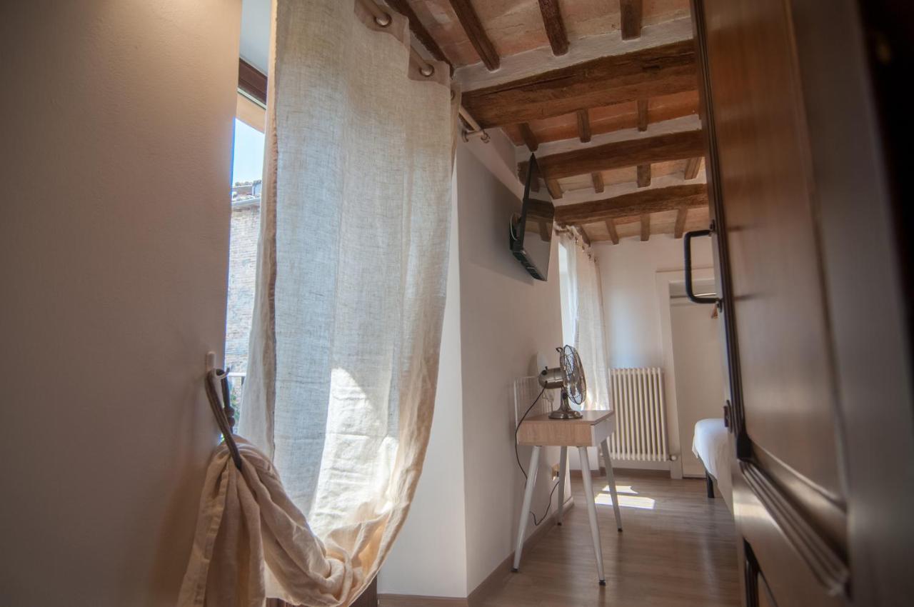 Umbrian Concierge - La Casa Dei Pellari Hotel เปรูจา ภายนอก รูปภาพ