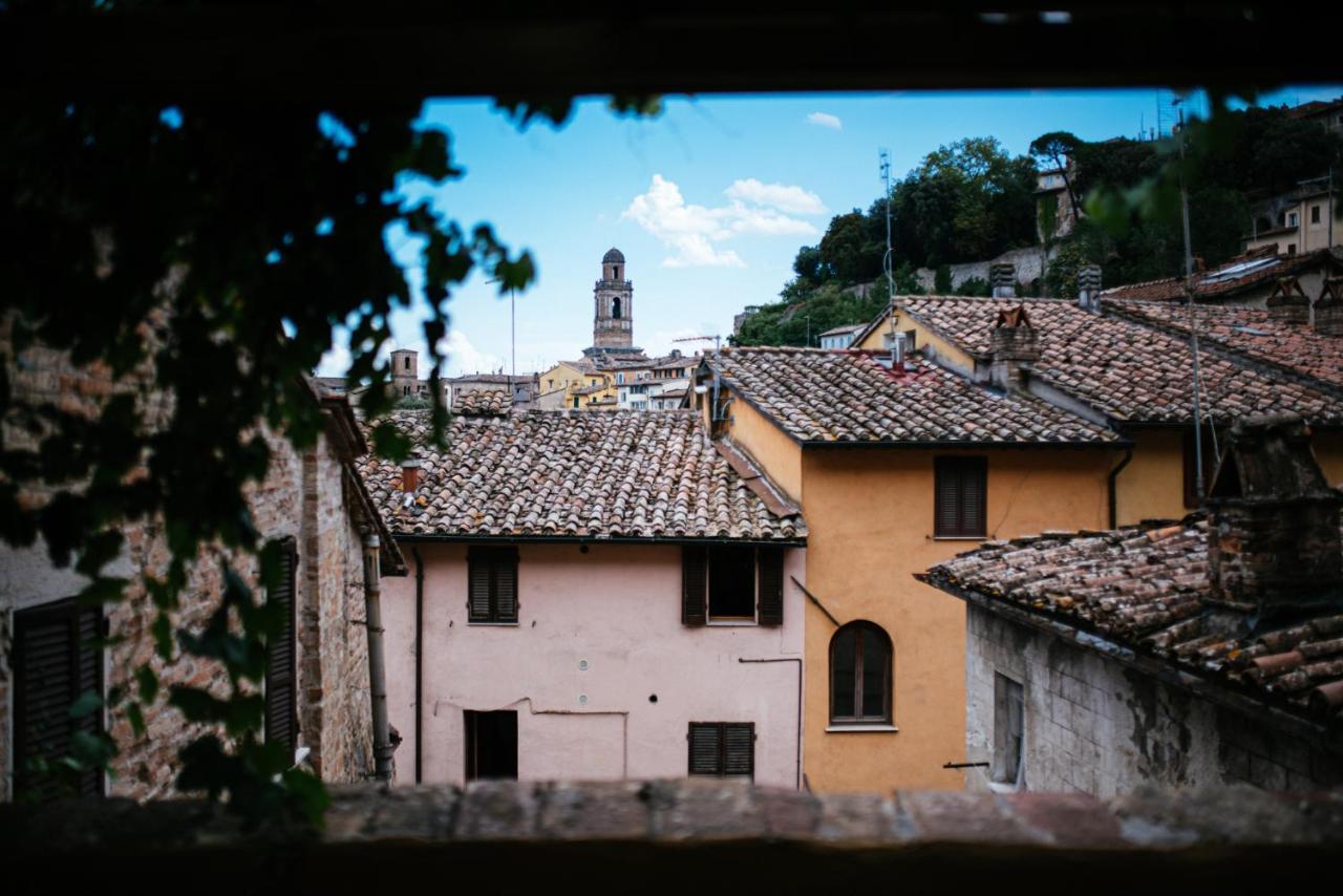 Umbrian Concierge - La Casa Dei Pellari Hotel เปรูจา ภายนอก รูปภาพ
