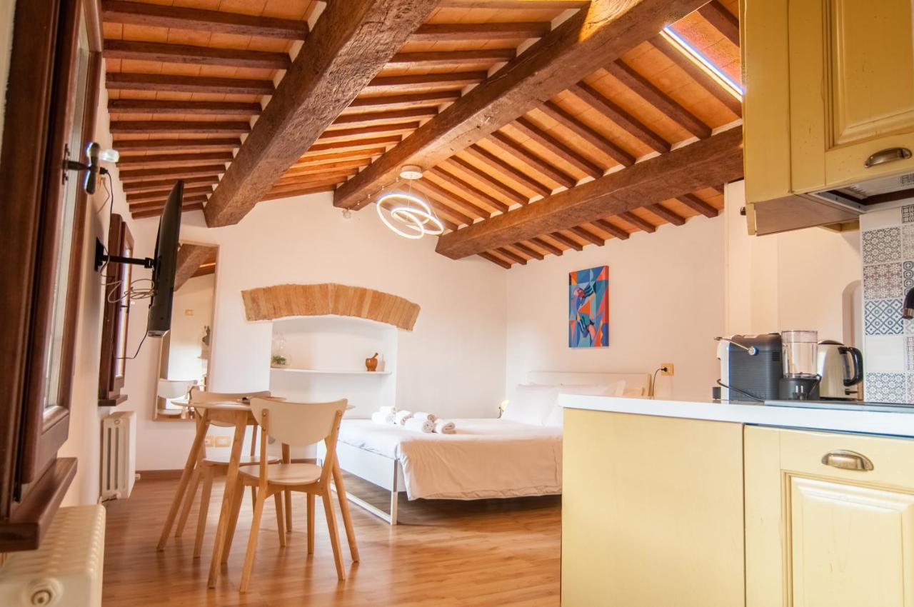 Umbrian Concierge - La Casa Dei Pellari Hotel เปรูจา ภายนอก รูปภาพ