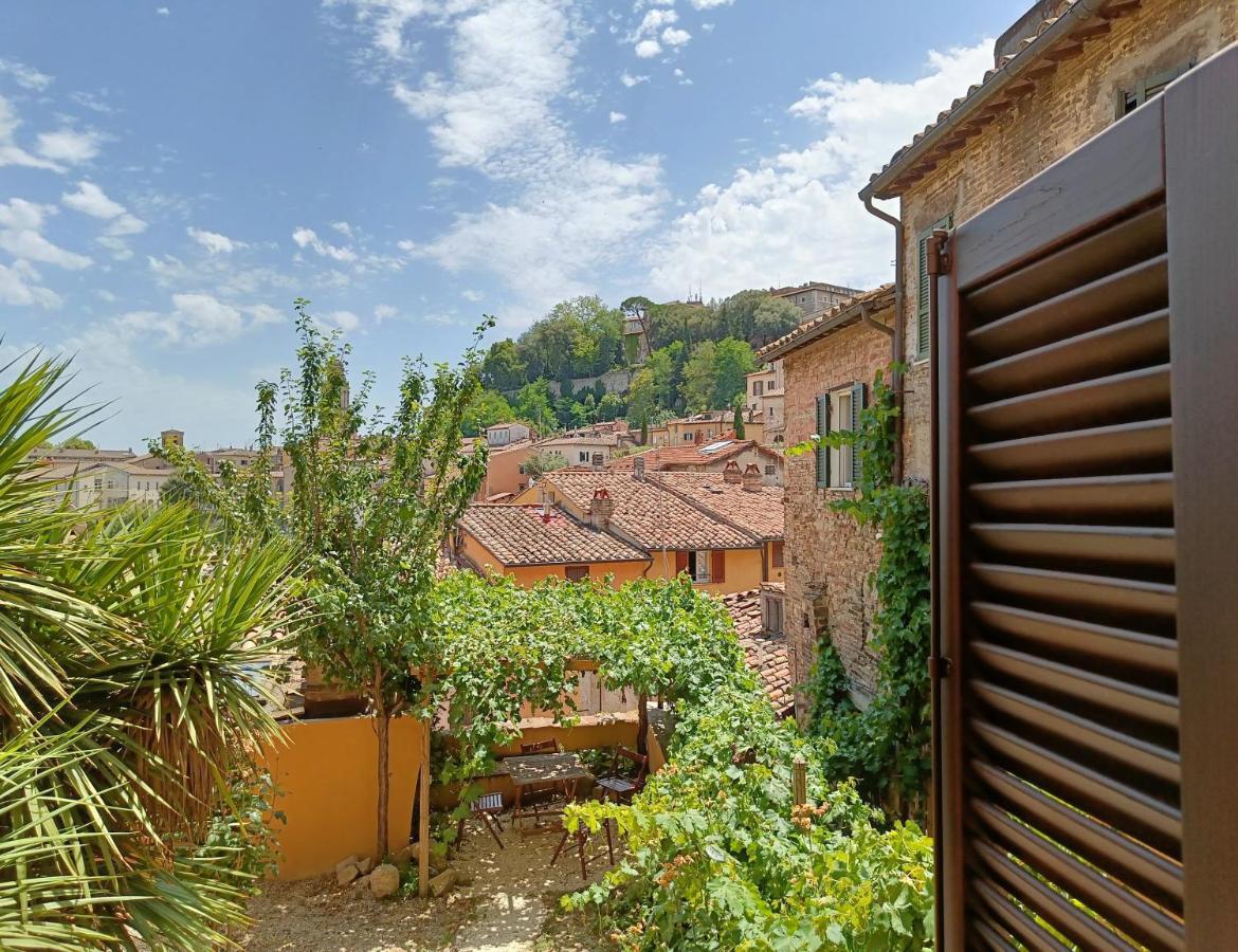 Umbrian Concierge - La Casa Dei Pellari Hotel เปรูจา ภายนอก รูปภาพ