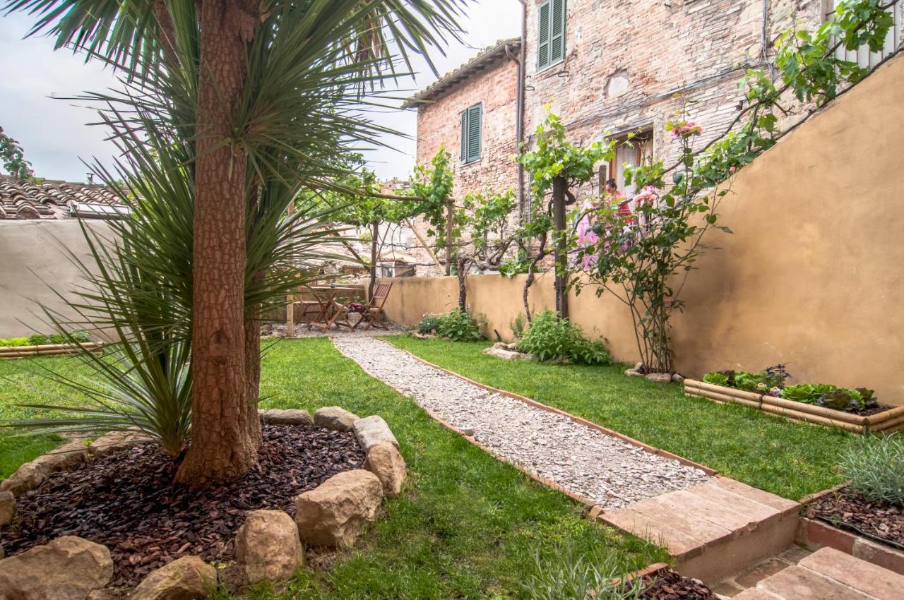 Umbrian Concierge - La Casa Dei Pellari Hotel เปรูจา ภายนอก รูปภาพ
