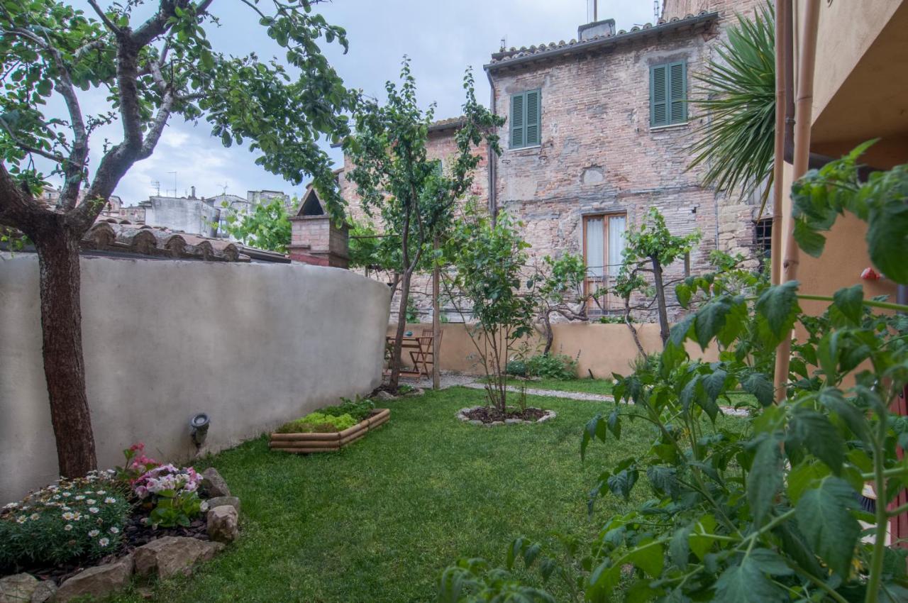 Umbrian Concierge - La Casa Dei Pellari Hotel เปรูจา ภายนอก รูปภาพ